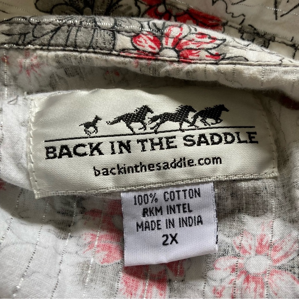Back in the Saddle Western Pearl Snap Shirt in Red & Grey Floral & Silver Thread - Picture 7 of 12